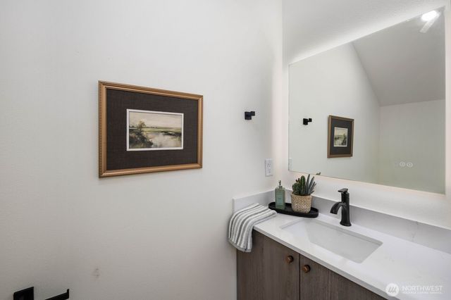 11746 Dayton Avenue N, Seattle, WA 98133