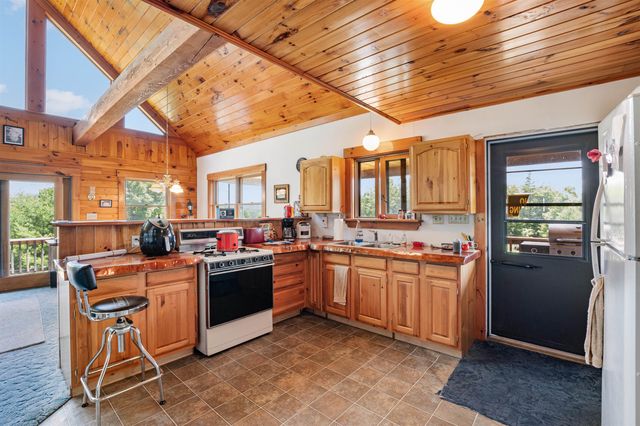 832 West Hill Road, St. Johnsbury, VT 05819