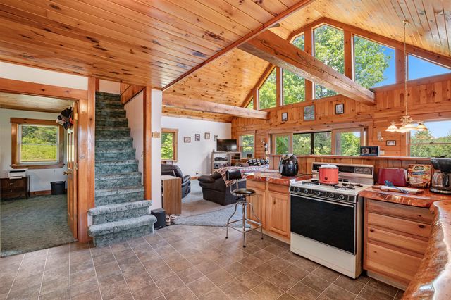 832 West Hill Road, St. Johnsbury, VT 05819