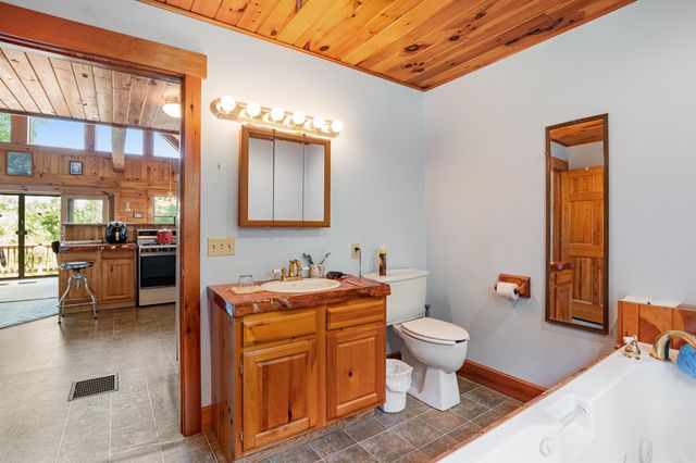 832 West Hill Road, St. Johnsbury, VT 05819