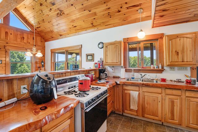 832 West Hill Road, St. Johnsbury, VT 05819