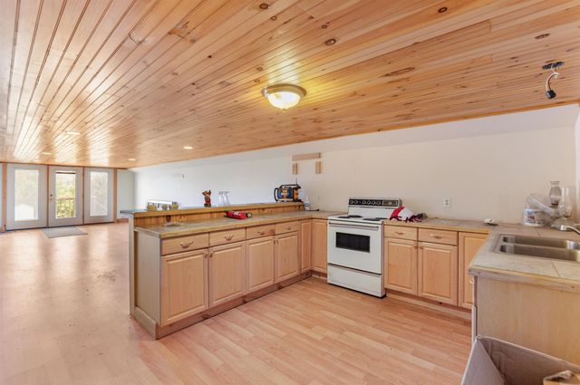 832 West Hill Road, St. Johnsbury, VT 05819