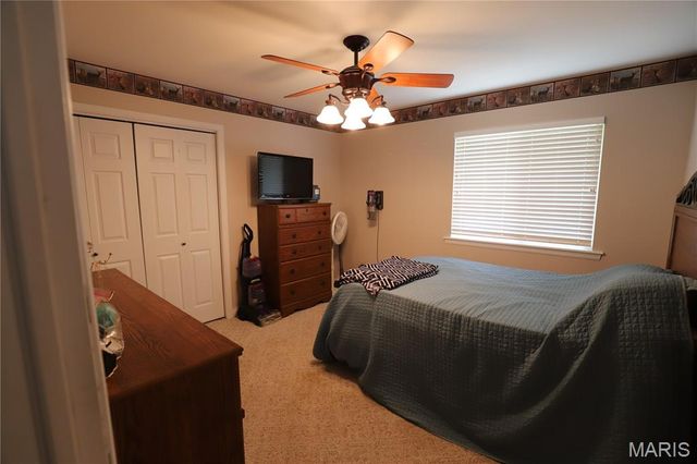 70 Swan Lane, Farmington, MO 63640