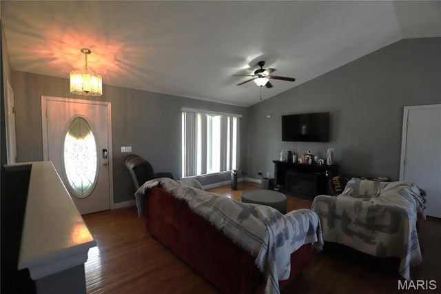 70 Swan Lane, Farmington, MO 63640
