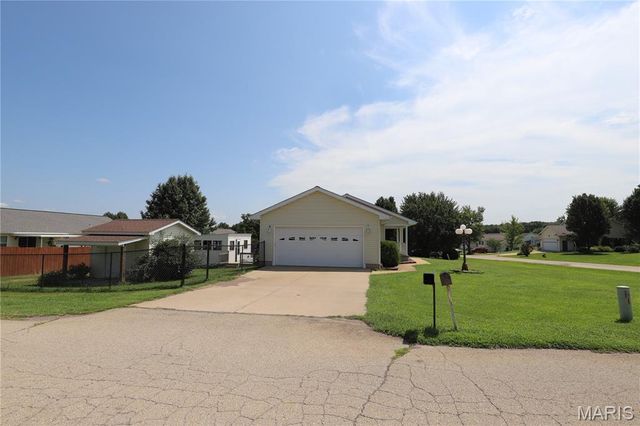70 Swan Lane, Farmington, MO 63640
