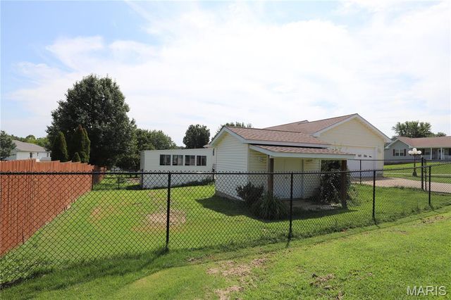 70 Swan Lane, Farmington, MO 63640