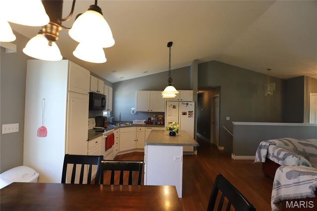 70 Swan Lane, Farmington, MO 63640