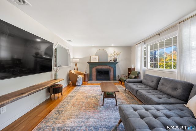 28 Fallon Drive, North Haven, CT 06473