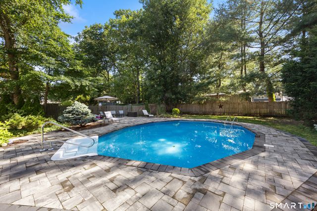 28 Fallon Drive, North Haven, CT 06473