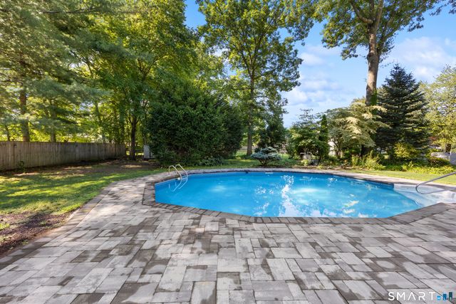 28 Fallon Drive, North Haven, CT 06473
