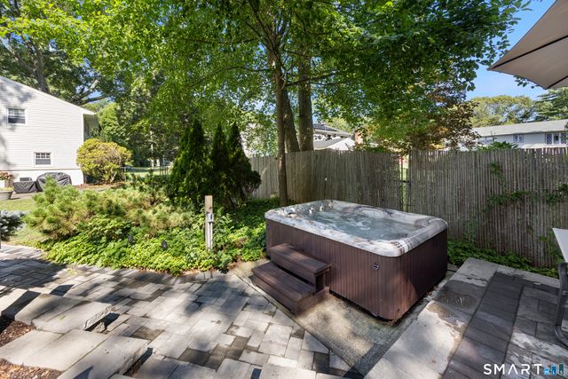 28 Fallon Drive, North Haven, CT 06473