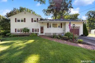 28 Fallon Drive, North Haven, CT 06473