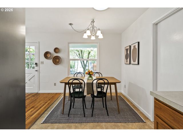 8719 N WILBUR Ave, Portland, OR 97217