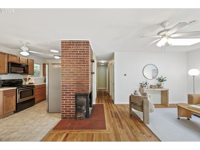 8719 N WILBUR Ave, Portland, OR 97217