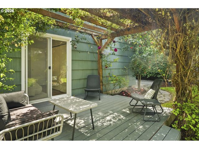 8719 N WILBUR Ave, Portland, OR 97217