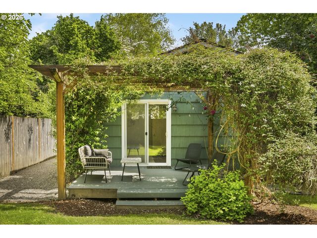 8719 N WILBUR Ave, Portland, OR 97217