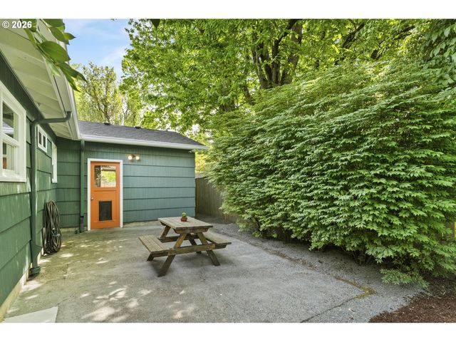 8719 N WILBUR Ave, Portland, OR 97217