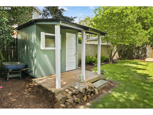8719 N WILBUR Ave, Portland, OR 97217
