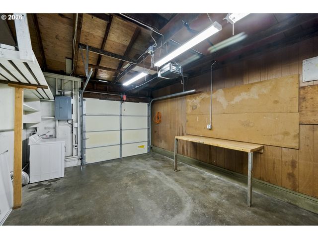 8719 N WILBUR Ave, Portland, OR 97217