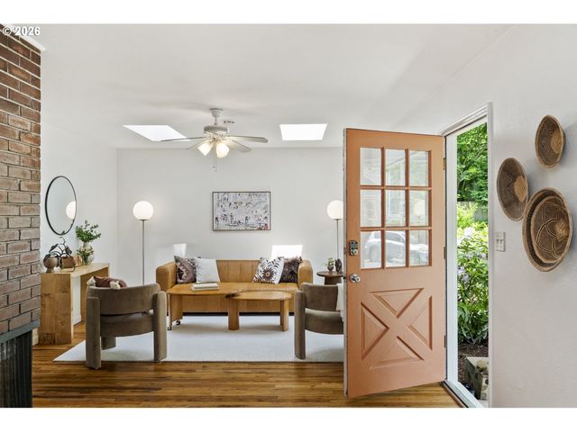 8719 N WILBUR Ave, Portland, OR 97217