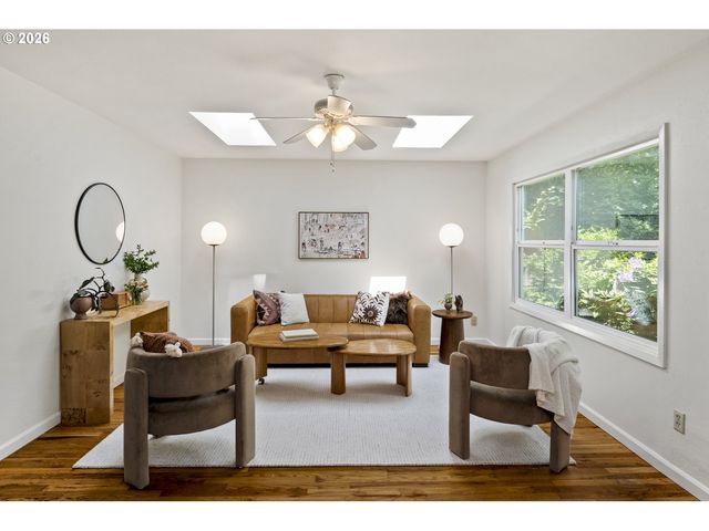 8719 N WILBUR Ave, Portland, OR 97217