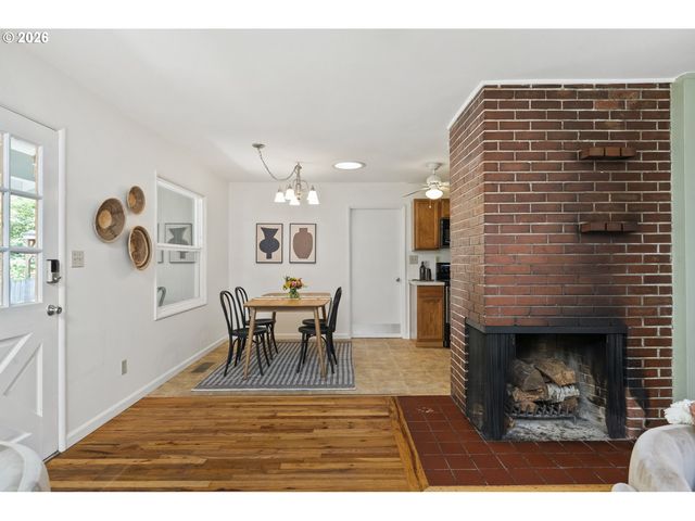 8719 N WILBUR Ave, Portland, OR 97217