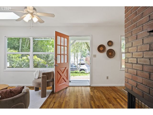 8719 N WILBUR Ave, Portland, OR 97217