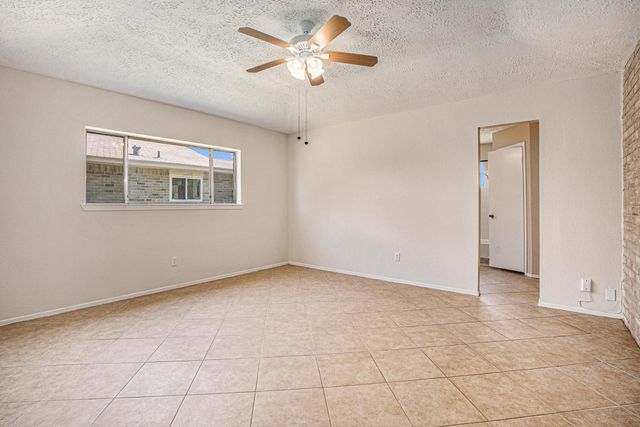 454 Buoy Road, Houston, TX 77598