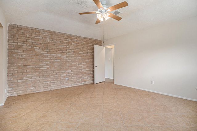 454 Buoy Road, Houston, TX 77598