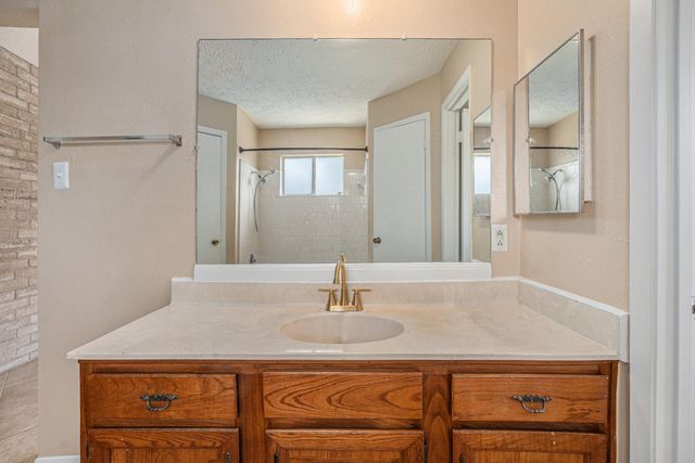 454 Buoy Road, Houston, TX 77598