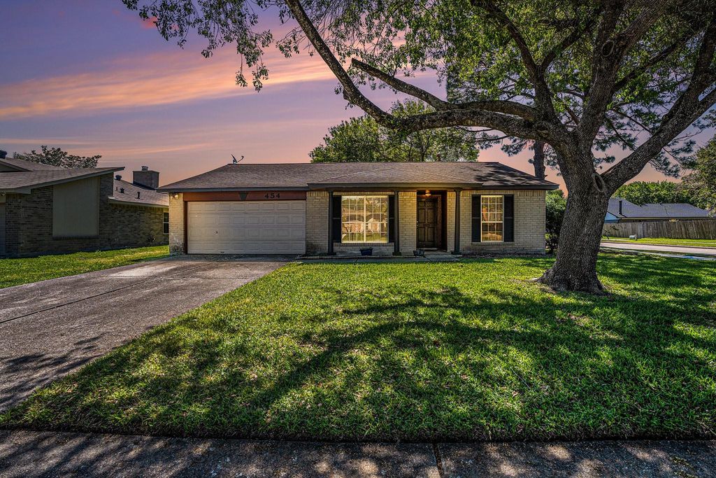 454 Buoy Road, Houston, TX 77598
