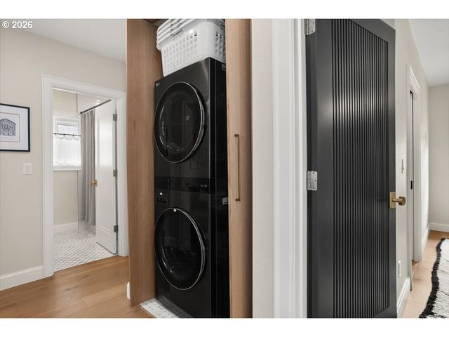 3633 Ne DAVIS St, Portland, OR 97232