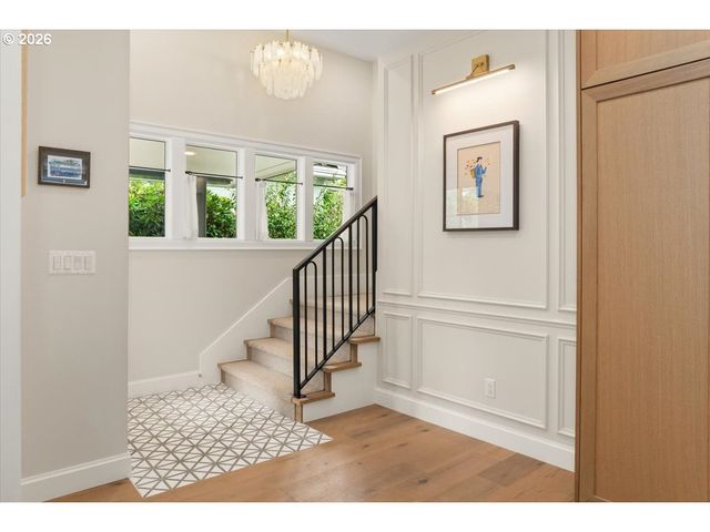 3633 Ne DAVIS St, Portland, OR 97232