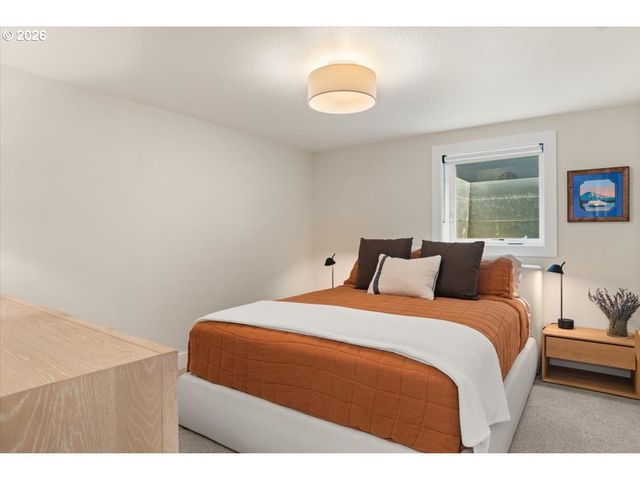 3633 Ne DAVIS St, Portland, OR 97232
