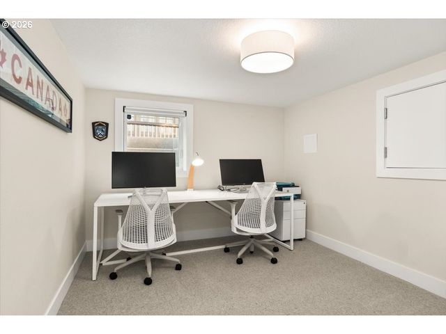 3633 Ne DAVIS St, Portland, OR 97232