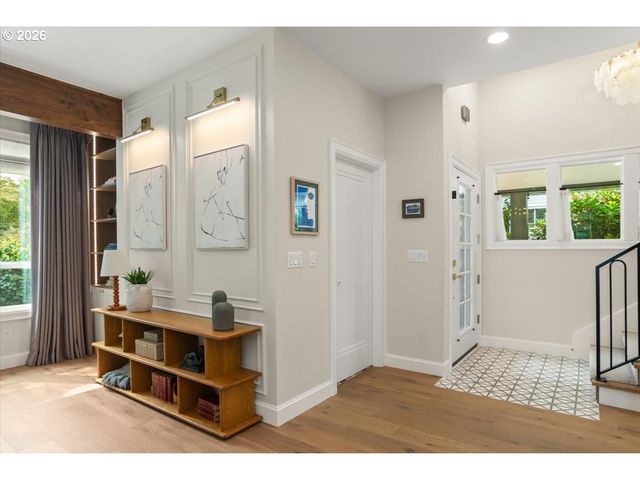 3633 Ne DAVIS St, Portland, OR 97232