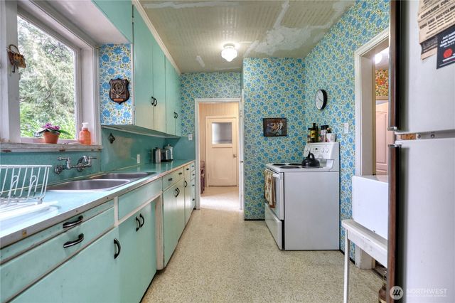 2224 Ross Road, Point Roberts, WA 98281