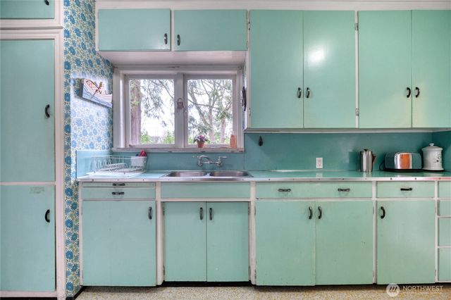 2224 Ross Road, Point Roberts, WA 98281