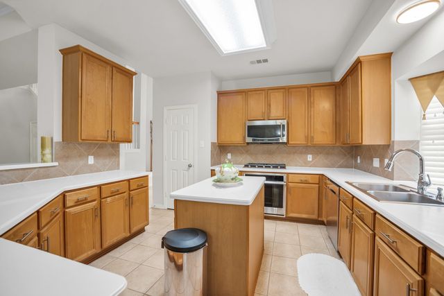 2106 Indian Trail, Rowlett, TX 75088