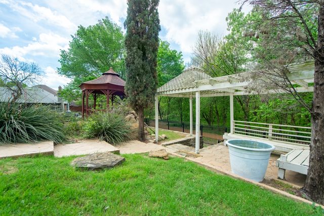 2106 Indian Trail, Rowlett, TX 75088