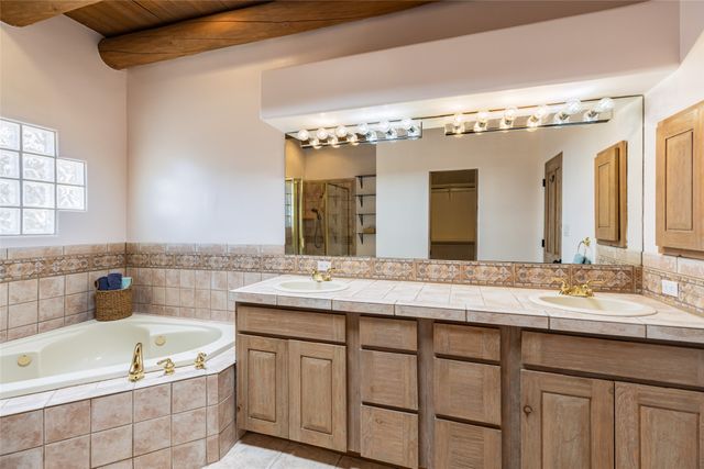 82 Cielo De Oro, Santa Fe, NM 87508
