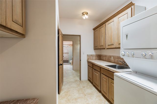 82 Cielo De Oro, Santa Fe, NM 87508