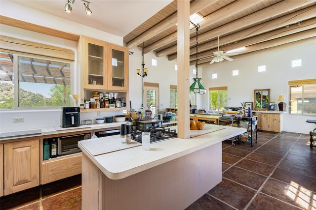 82 Cielo De Oro, Santa Fe, NM 87508