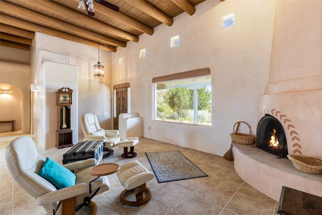 82 Cielo De Oro, Santa Fe, NM 87508