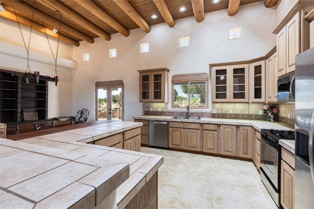 82 Cielo De Oro, Santa Fe, NM 87508