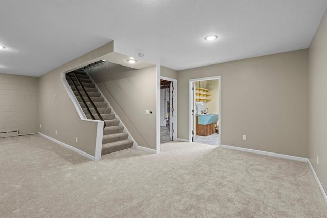687 4th Avenue NW, New Brighton, MN 55112
