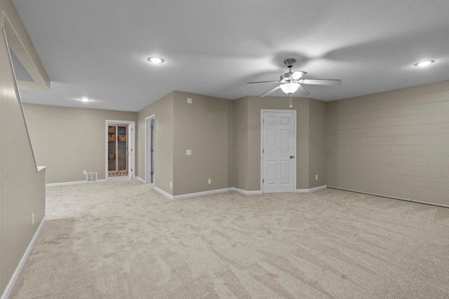 687 4th Avenue NW, New Brighton, MN 55112
