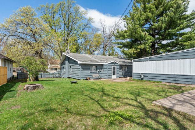 687 4th Avenue NW, New Brighton, MN 55112