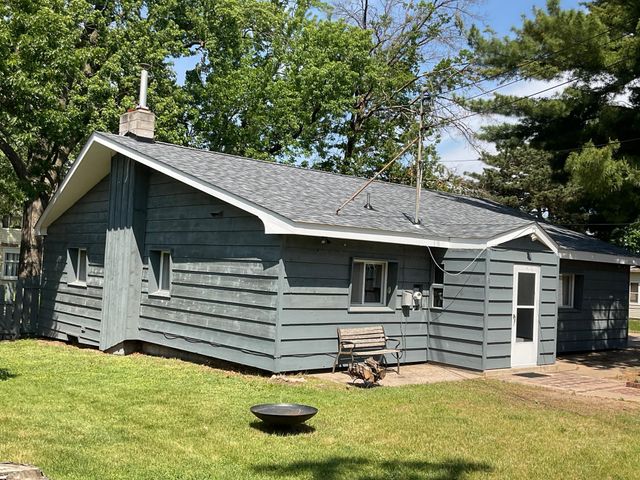 687 4th Avenue NW, New Brighton, MN 55112