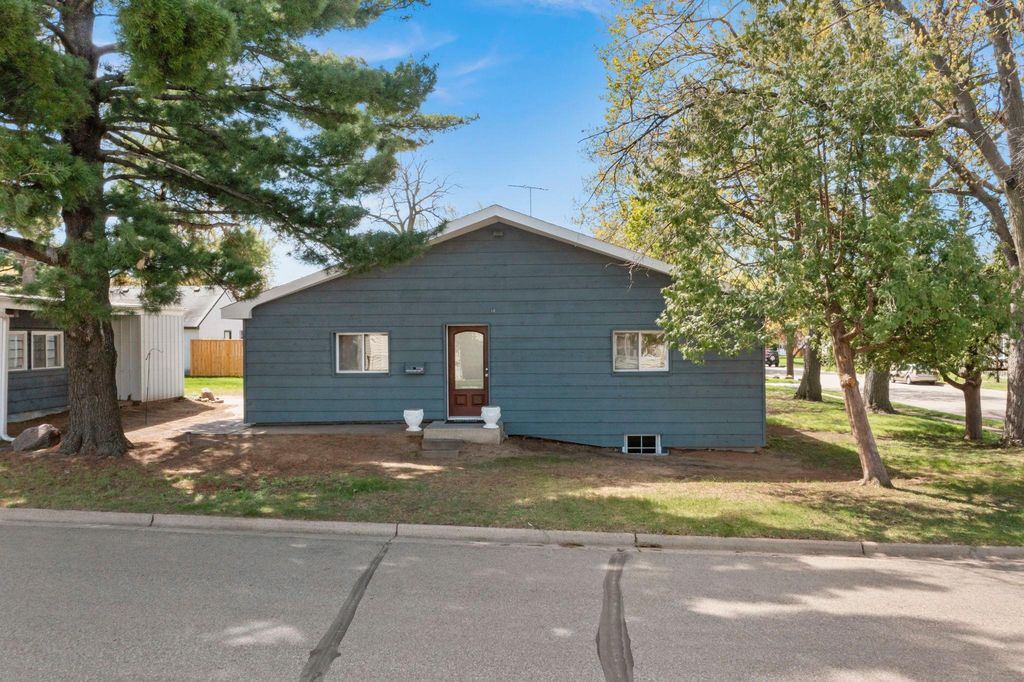 687 4th Avenue NW, New Brighton, MN 55112 — photo 2